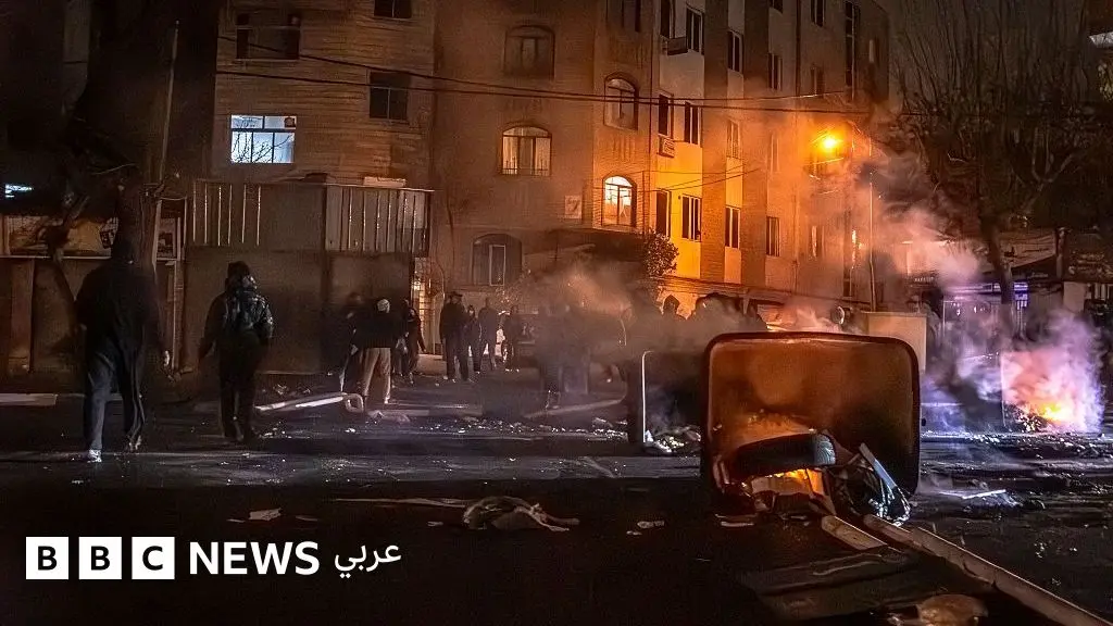 مظاهرات إيران: "هل القمع الصيني هو الرابح الأكبر من مظاهرات إيران؟" مقال في صنداي تايمز - BBC News عربي