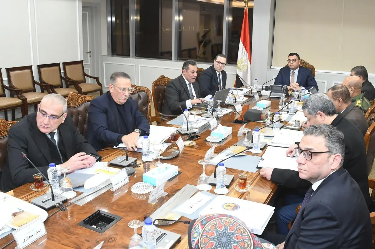 وزير الإسكان يوجه بدعم المستثمرين فى المشروعات الفندقية - أموال الغد