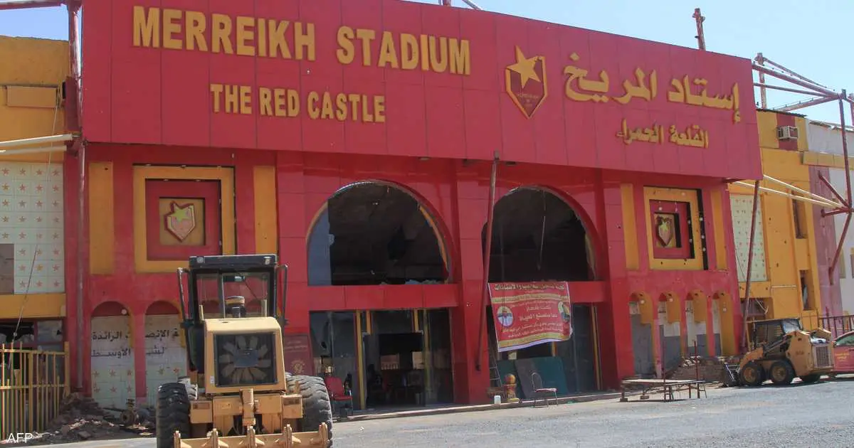 شهد موقعة أم درمان بين مصر والجزائر.. صور صادمة لملعب المريخ