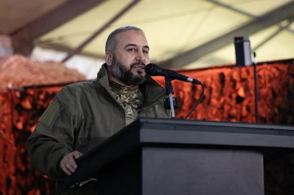 وزير الدفاع يطالب قسد بوقف الاعتقالات التعسفية في الحسكة والإفراج عن الأهالي