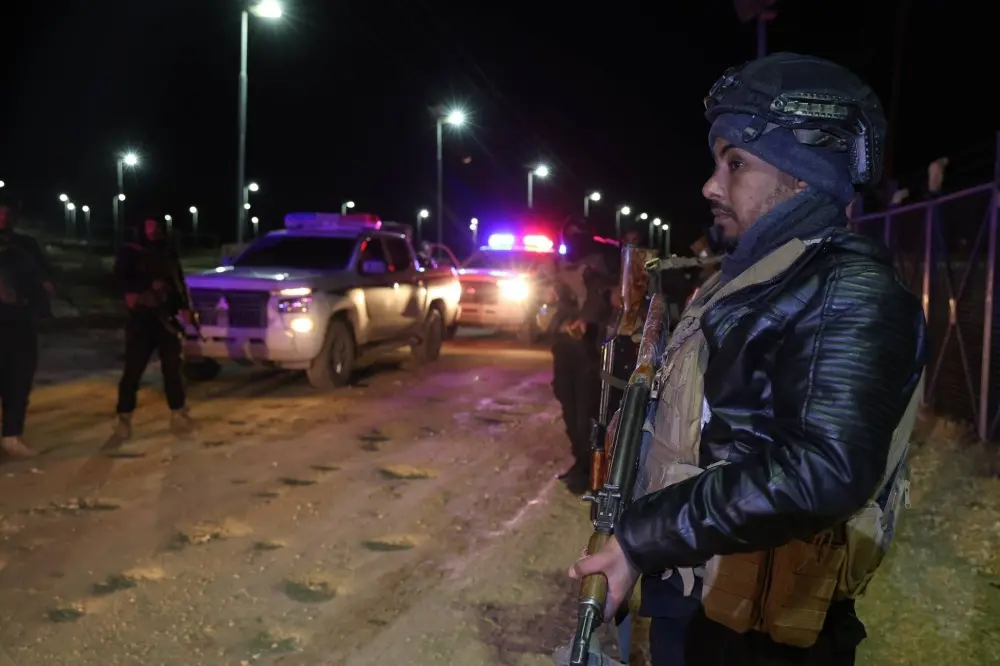 الداخلية تعلن مخيم الهول والسجون الأمنية مناطق محظورة