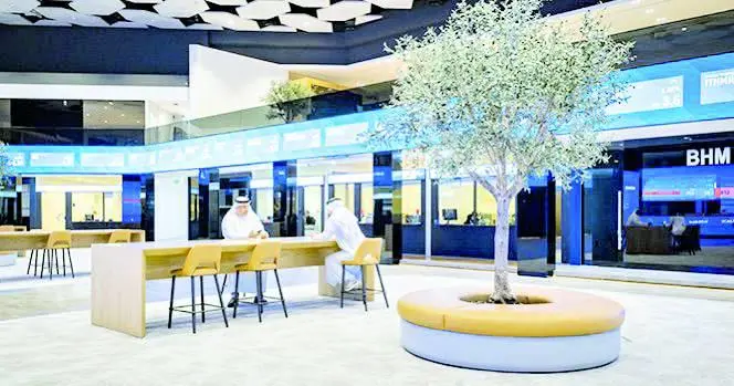 سوق دبي يغازل 6400 نقطة.. و«أبوظبي» يتجاوز 10200