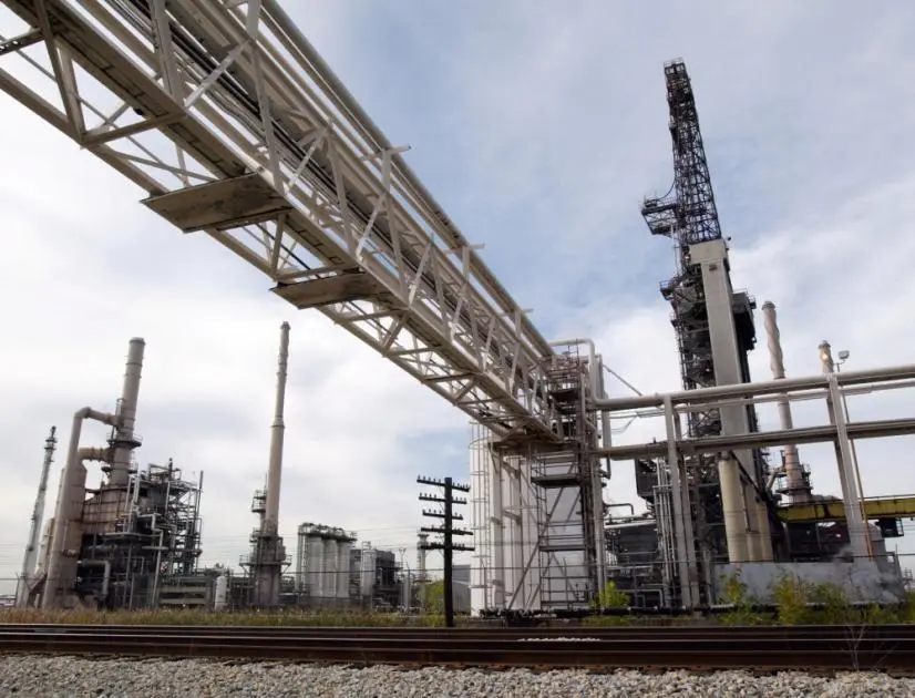 النفط يرتفع.. وبرنت مجدداً فوق 65 دولاراً