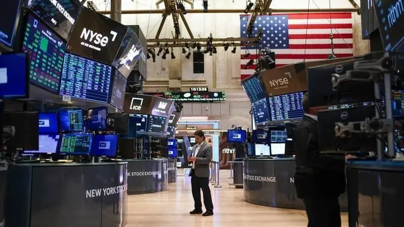 الأسهم الأمريكية ترتد صعوداً وأونصة الذهب تفقد 120 دولاراً