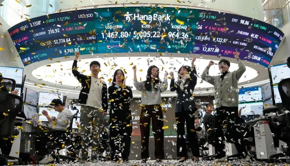 أسهم آسيا تنتعش.. وكوسبي الكوري الجنوبي يتخطى 5000 نقطة