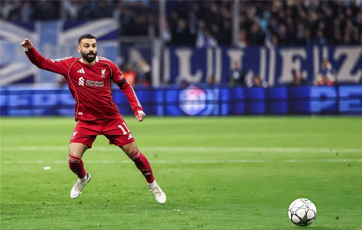 تشارلي آدم يكشف السر وراء مشاركة محمد صلاح أساسيًا أمام مارسيليا.. ووارنوك: تشكيل سلوت كان مناسبًا له