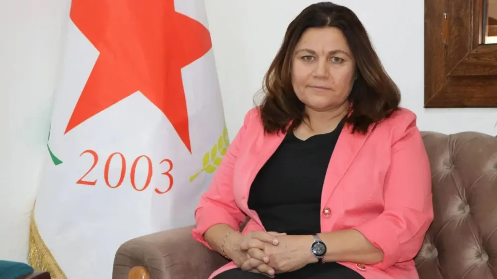 كيف تحولت دعوة فوزة اليوسف إلى مظاهرات مسيّسة وأعمال تخريب في أوروبا؟