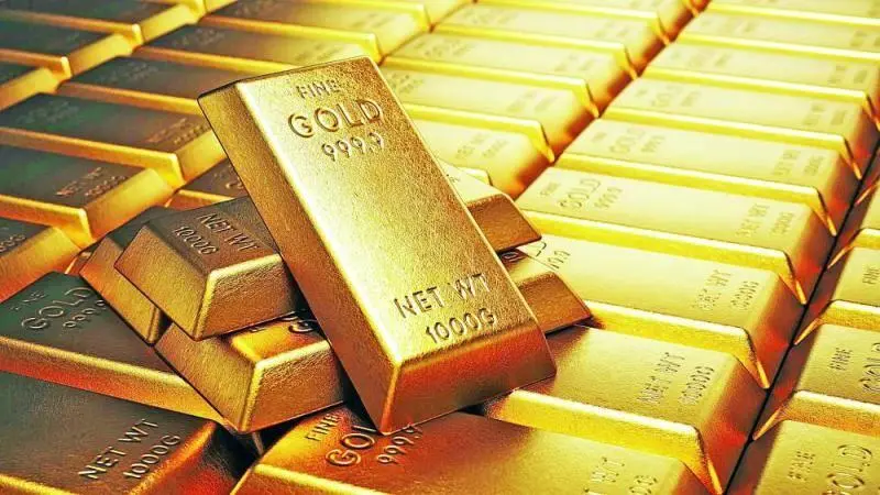 الذهب يتخطى 4900 دولار للمرة الأولى