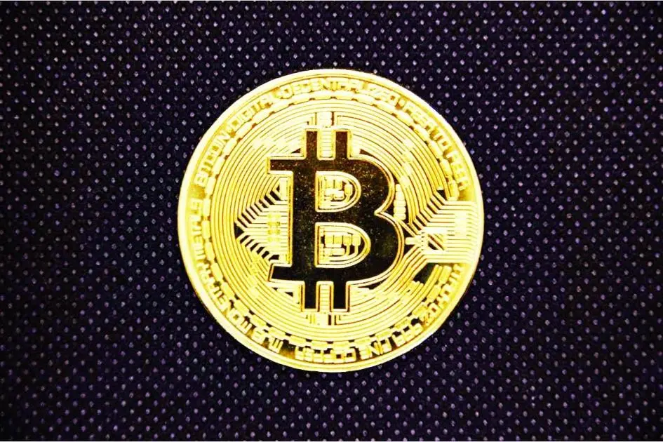 «البيتكوين» دون 90 ألف دولار