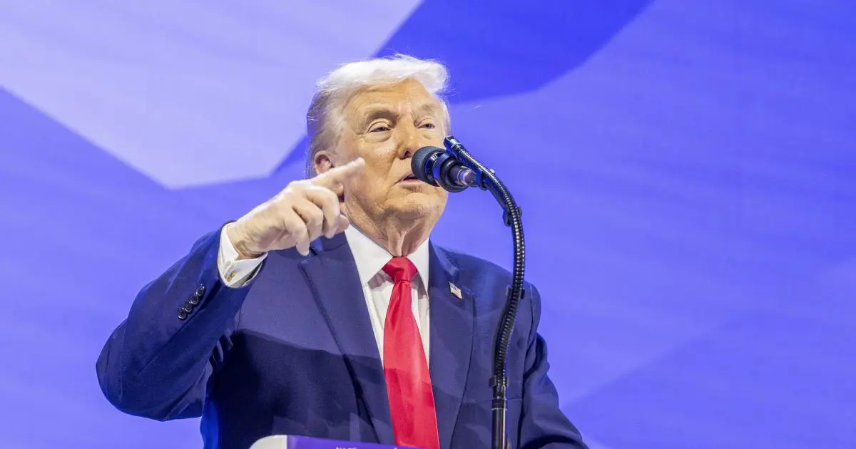 ترامب: أسطول حربي يتحرك باتجاه إيران ونأمل ألا نستخدمه