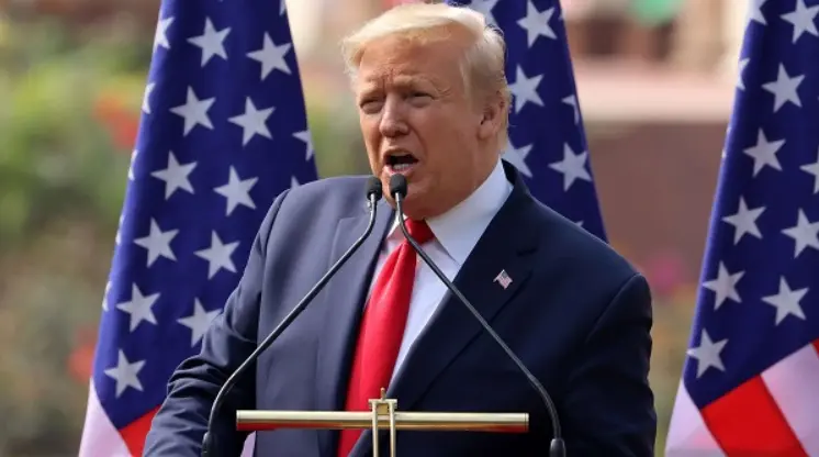 ترامب: قوة عسكرية كبيرة تتجه نحو إيران