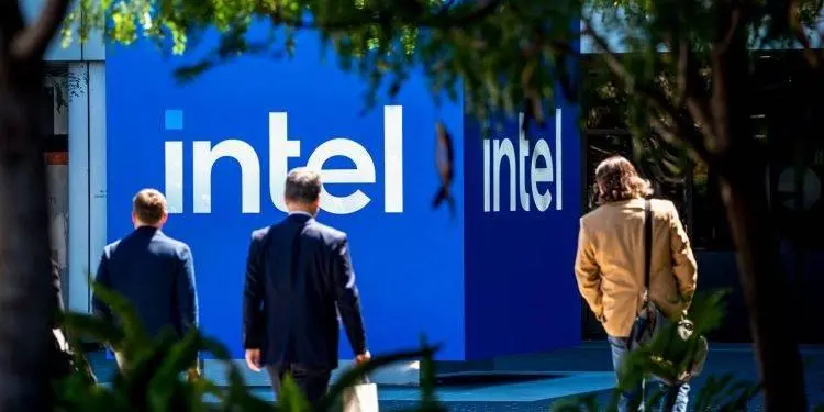 سهم «إنتل» يهوي 13% بعد توقعات ضعيفة للربع الأول 2026