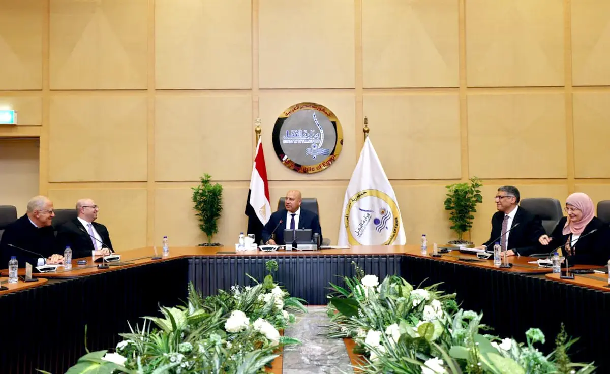 كامل الوزير يبحث تطوير مرافق منطقتي أبو رواش وكوم أبو راضي الصناعية - أموال الغد