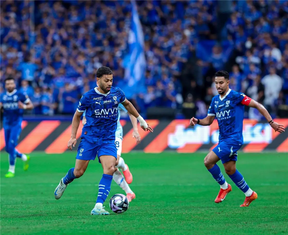 الهلال يسحق الفيحاء برباعية ويواصل صدارة الدوري السعودي