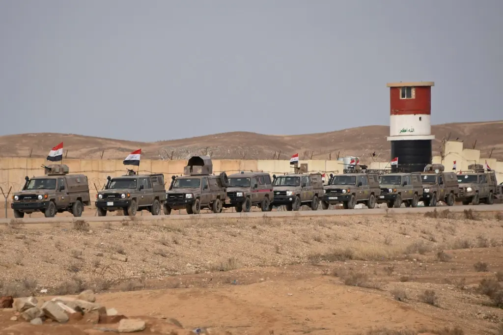 مسؤولان أمنيان: أوروبيون بين 150 معتقلا بارزا من تنظيم "داعش" نقلوا من سوريا إلى العراق