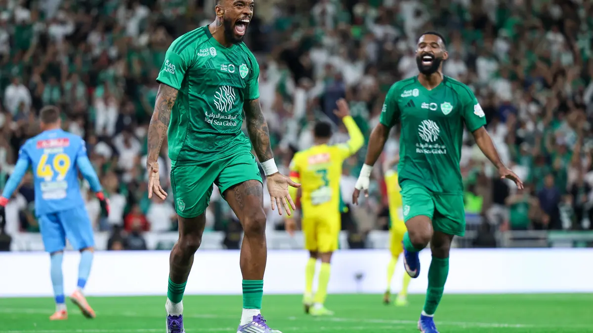 ما القنوات الناقلة لمباراة نيوم والأهلي في دوري روشن السعودي 2025-2026؟ وكيف تشاهدها عبر الإنترنت؟