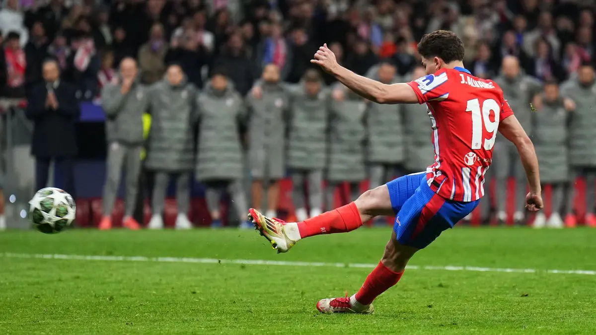 هل اجتمع مع مسؤولي برشلونة؟.. وكيل ألفاريز يرد على السؤال الملغم