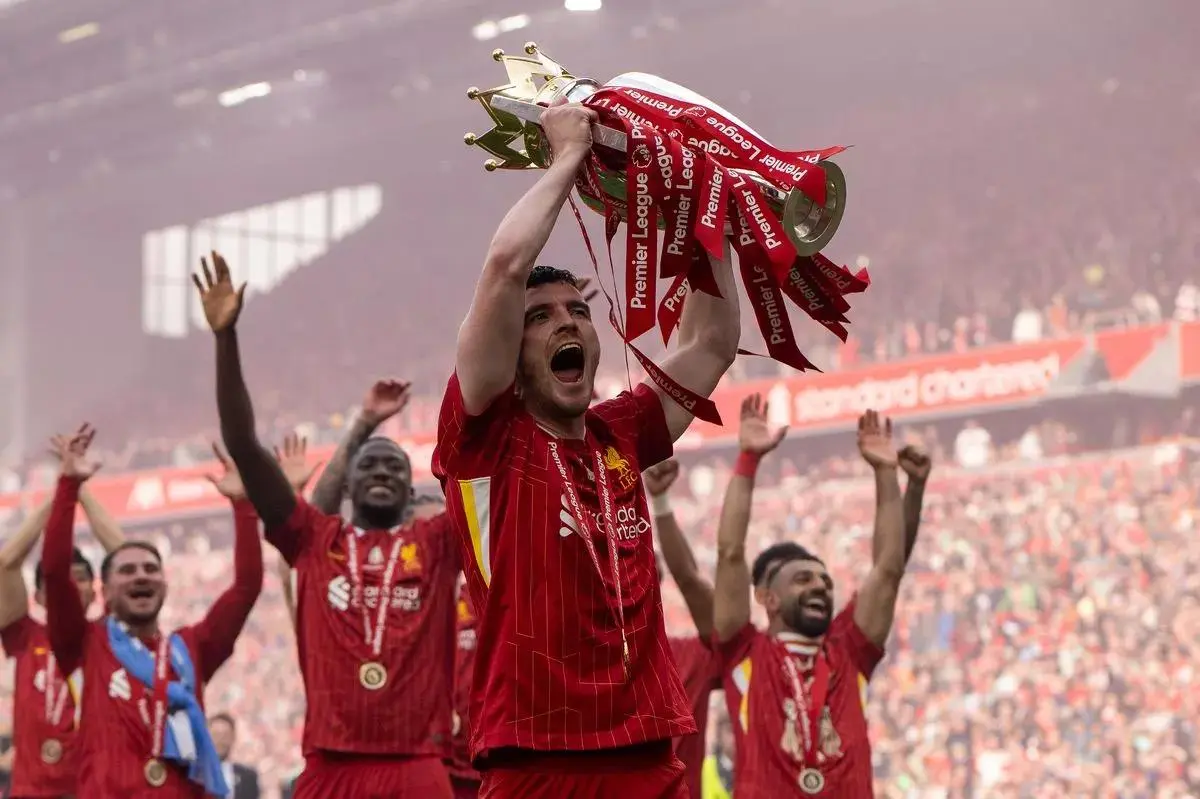 ليفربول يقرر قطع إعارة لاعبه بسبب روبرتسون