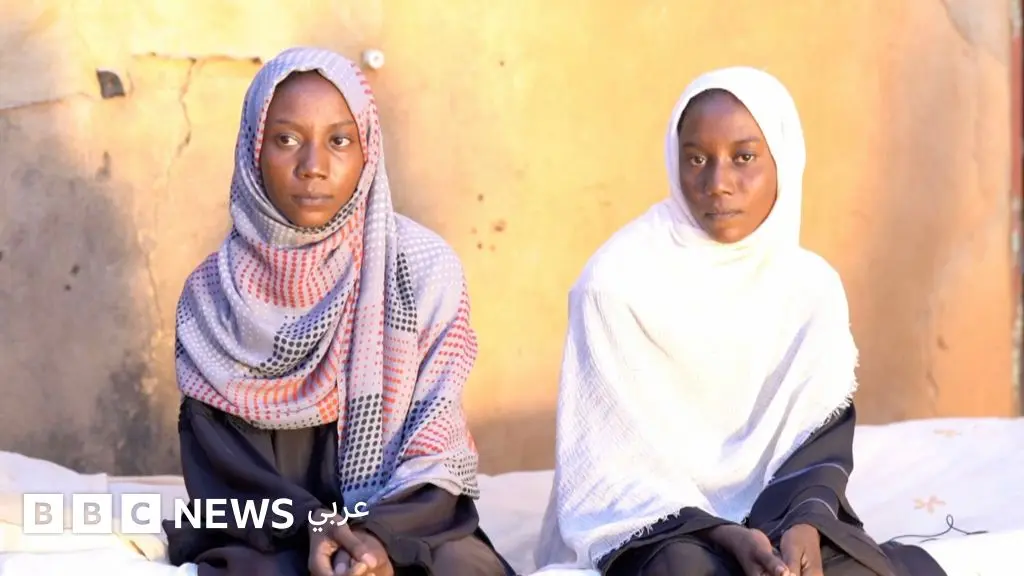 "أدرس وفي رأسي شظية"، كيف واصلت شقيقتان سودانيتان دراستهما بعد قصف مدرستهما؟ - BBC News عربي