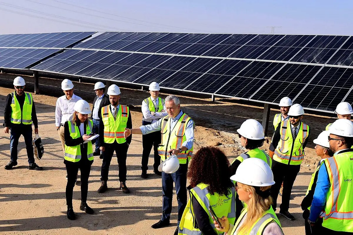 الإمارات تسلم محطتي طاقة شمسية لليمن: "تعملان بكامل طاقتهما" - الطاقة