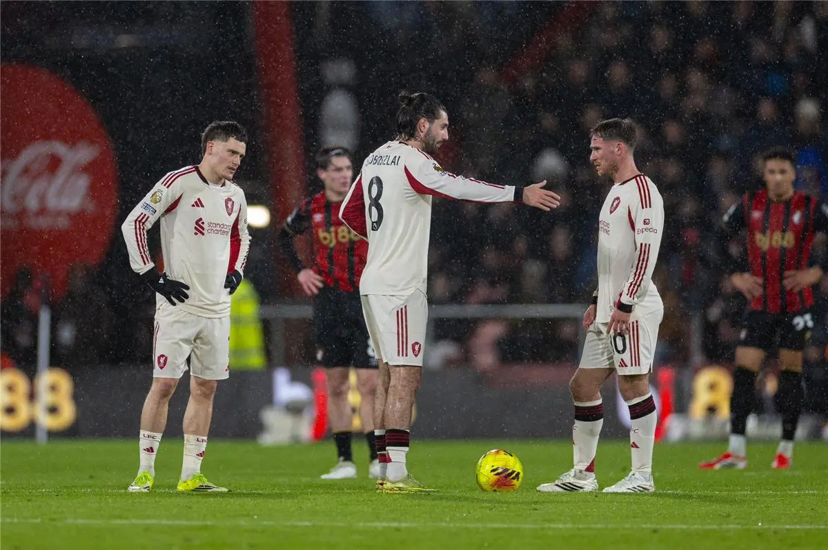 ديلي ميل: تجاهل لاعب ليفربول لـ"صراخ" سلوت السبب وراء هدف بورنموث الثاني
