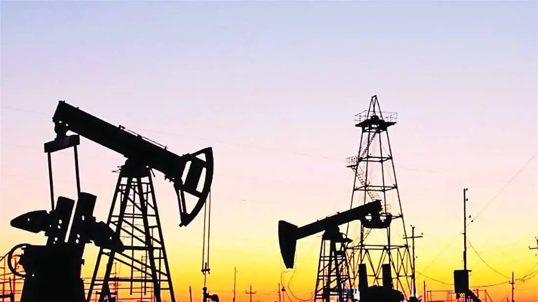 النفط يصعد 2.5% في أسبوع