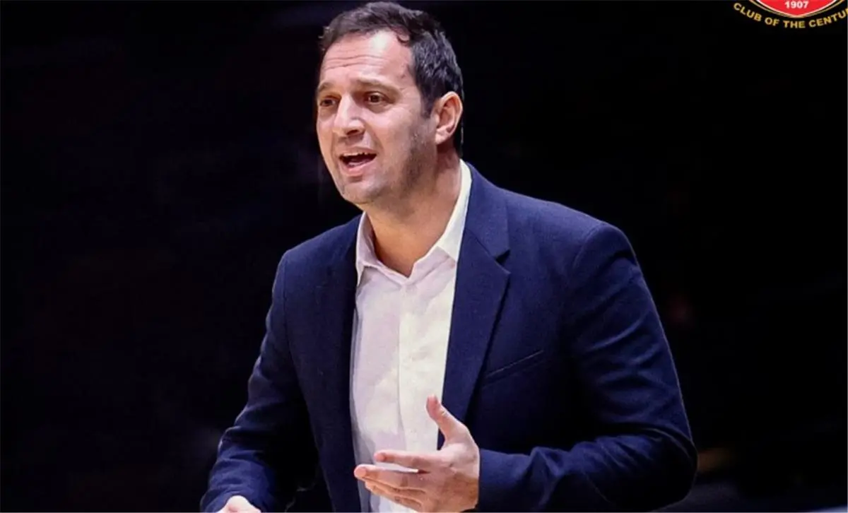 اتحاد كرة السلة يقرر إيقاف مدرب الأهلي وتغريمه ماليًا