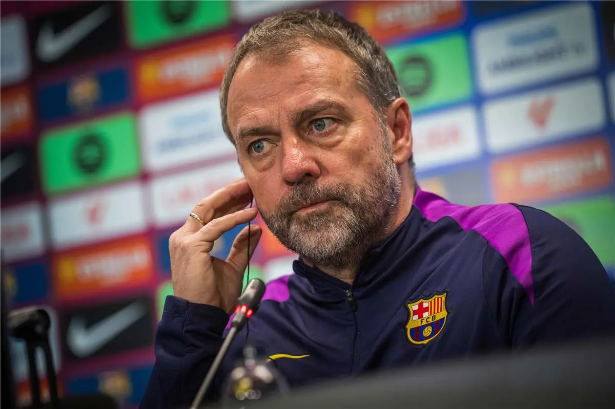 فليك يكشف صوته في انتخابات برشلونة.. ويوضح: لا نملك لاعبين طوال القامة