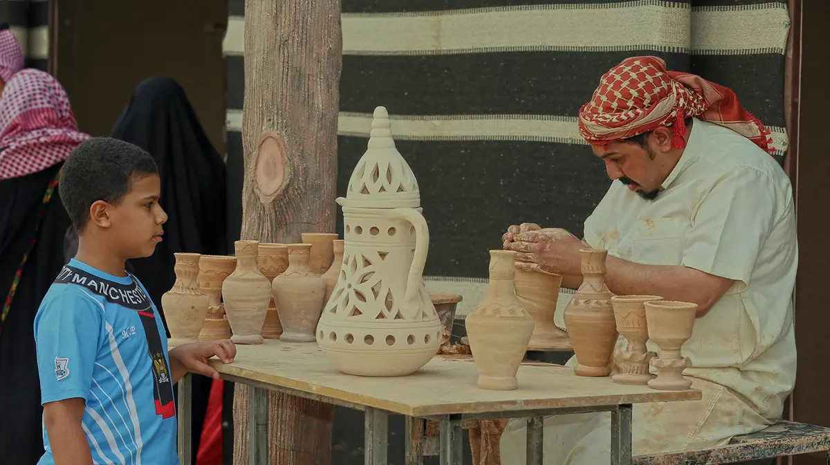 نقلة تاريخية للتراث.. ما هو نظام الحرف والصناعات اليدوية الجديد؟