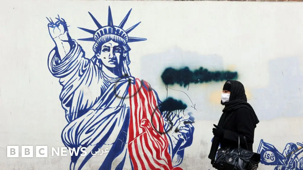 إيران تحذر من أنها ستستهدف "جميع المصالح والقواعد ومراكز النفوذ الأمريكية" في حال تعرضها لأي هجوم - BBC News عربي