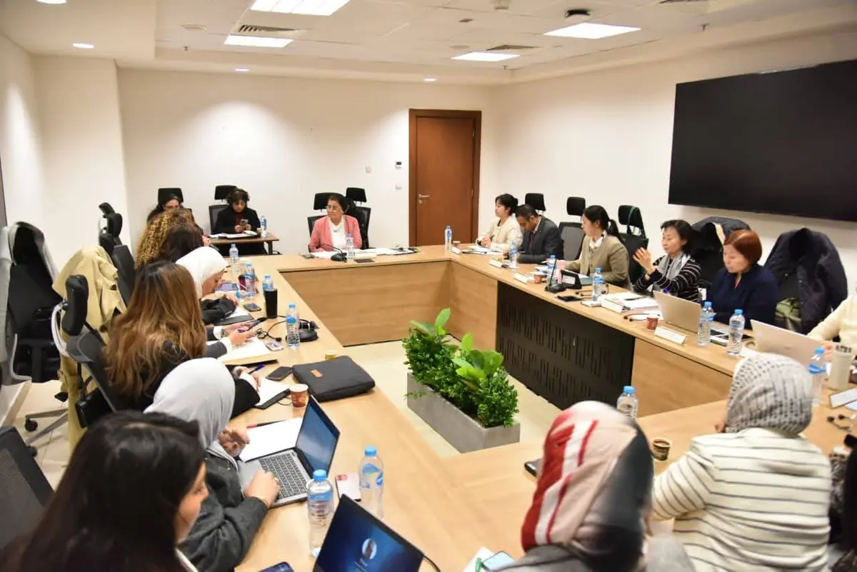 نائب وزير الصحة تبحث تطوير المرحلة الثانية من مشروع «مركز الخدمة المجمعة» لدعم النساء والفتيات - أموال الغد