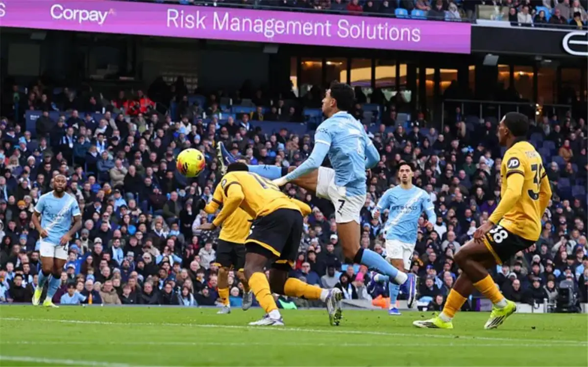 عمر مرموش يسجل هدف مانشستر سيتي الأول أمام ولفرهامبتون