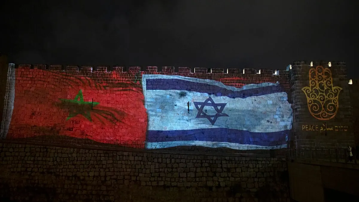 بسبب "علم إسرائيل".. موجة استنكار واسعة بعد واقعة مثيرة للجدل على الحدود المغربية الجزائرية
