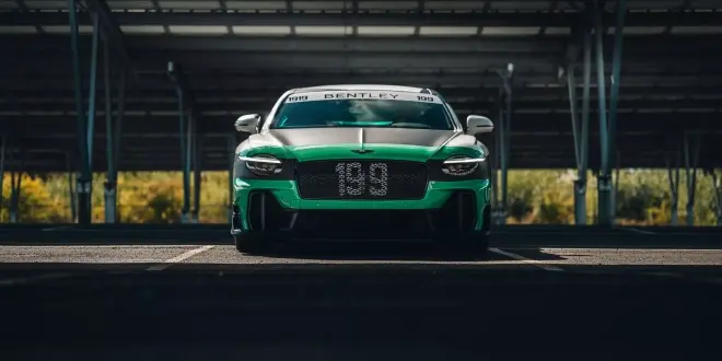 بنتلي تكسر صورتها التقليدية بفيديو درفت جريء مع ترافيس باسترانا - سعودي شفت