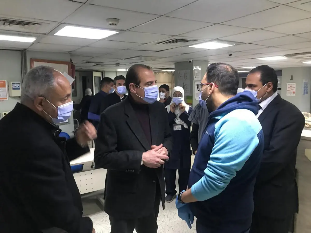 نائب وزير الصحة يتفقد منشآت طبية بالجيزة ويوجه بإحالة إدارة مستشفى إمبابة العام والمتغيبين للتحقيق