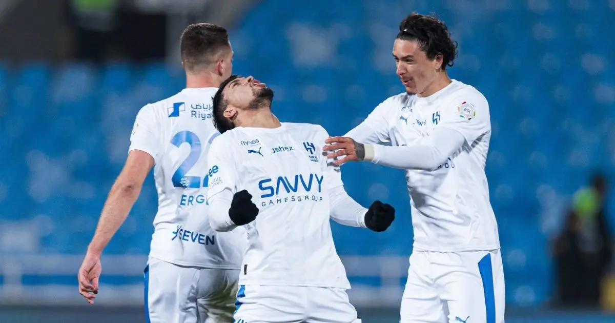 شاهد.. ليوناردو يتيح للهلال التقدّم على الرياض في الشوط الأول