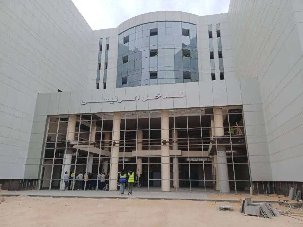 وزير الصحة يتلقى تقريرًا عن مرور ميداني على 23 مشروعًا صحيًا جاريًا في 7 محافظات