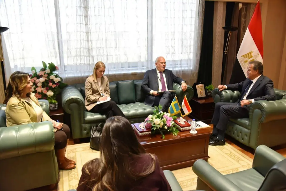 وزير الصحة يبحث مع سفير السويد سبل تعزيز التعاون في القطاع الصحي