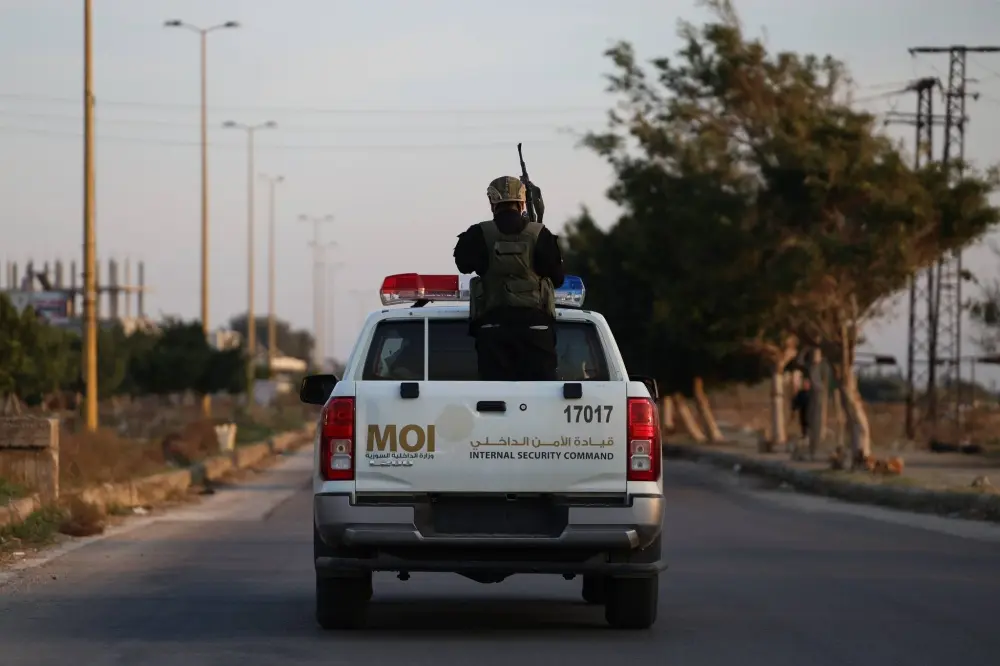 القبض على ثلاثة أشخاص لتورطهم بجريمة قتل في يبرود