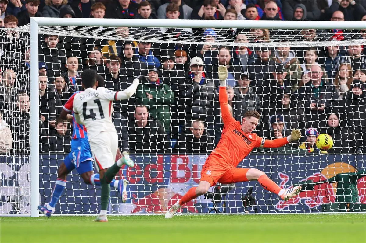 تشيلسي يتخطى كريستال بالاس بثلاثية ويصعد للمركز الرابع في الدوري الإنجليزي