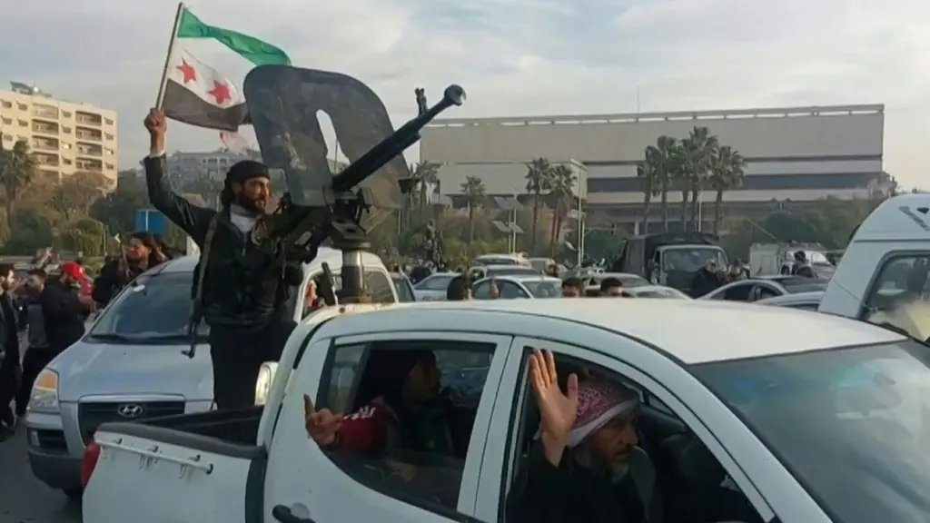 "الداخلية السورية" تعلن بدء تسوية أوضاع المنشقين عن "قسد" في دير الزور