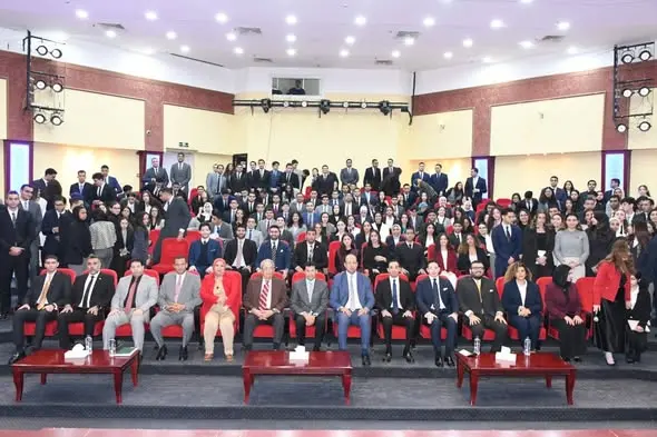 وزير الشباب يشهد محاضرة عمرو موسى في برنامج الدبلوماسية الشبابية - أموال الغد