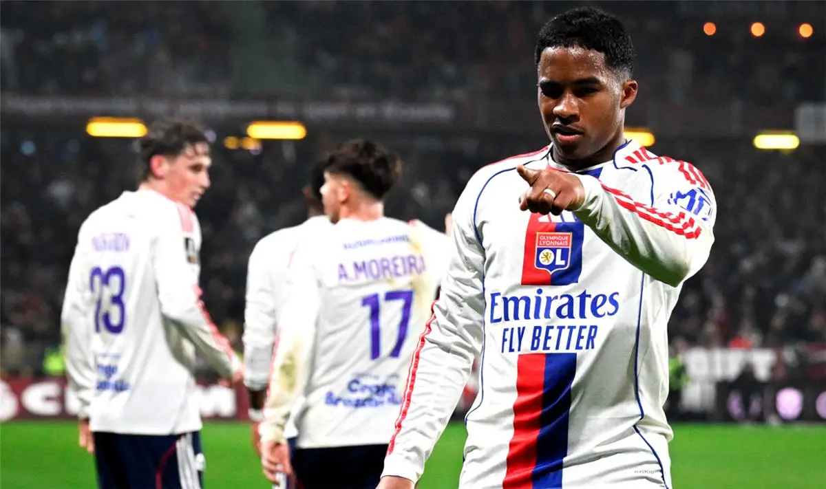 إندريك يواصل التألق بعد مغادرة ريال مدريد بـ هاتريك مع ليون أمام ميتز