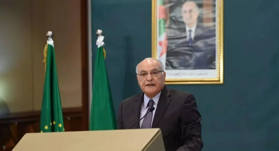 وزير الخارجية الجزائري يبحث مع الرئيس التونسي الأوضاع في ليبيا