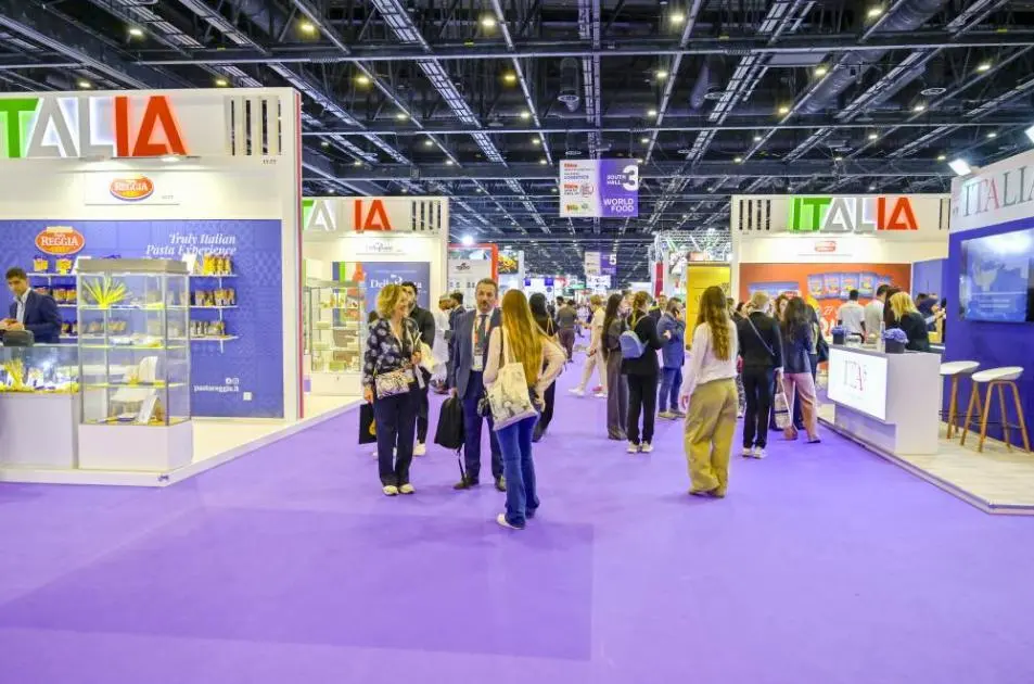 بلدية دبي تُعرّف بخدماتها الرقمية لسلامة الأطعمة