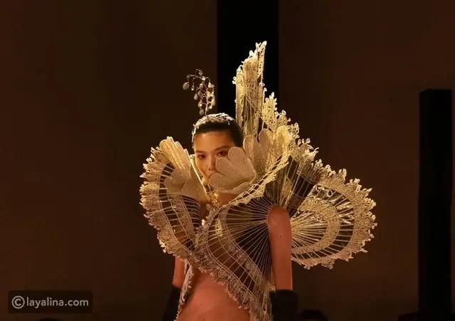 سحر الفن والغموض يلتقيان في مجموعة Schiaparelli هوت كوتور ربيع 2026: رحلة لا تُنسى في عالم الهوت كوتور