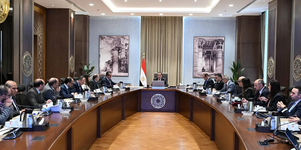 الحكومة: توفير 2.5 مليار جنية لسداد مستحقات شركات الأدوية والمستلزمات الطبية - أموال الغد