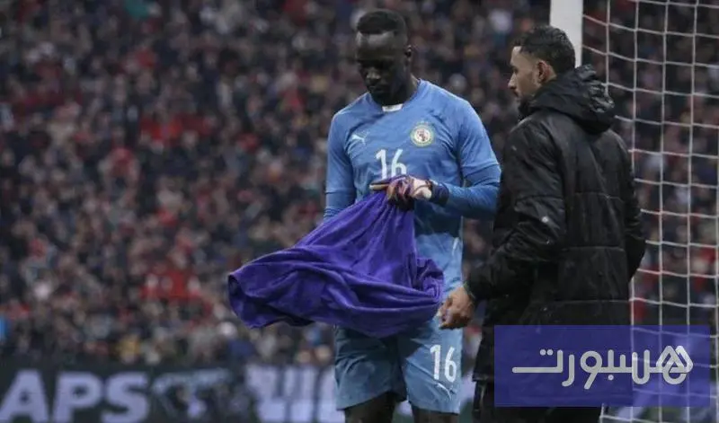 رئيس حكام "الكاف" وجدل "المنشفة" - هسبورت