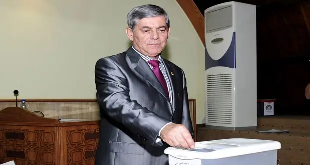 رئيس الاتحاد الرياضي العام الأسبق في المرمى.. تجميد حسابات موفق جمعة وعائلته