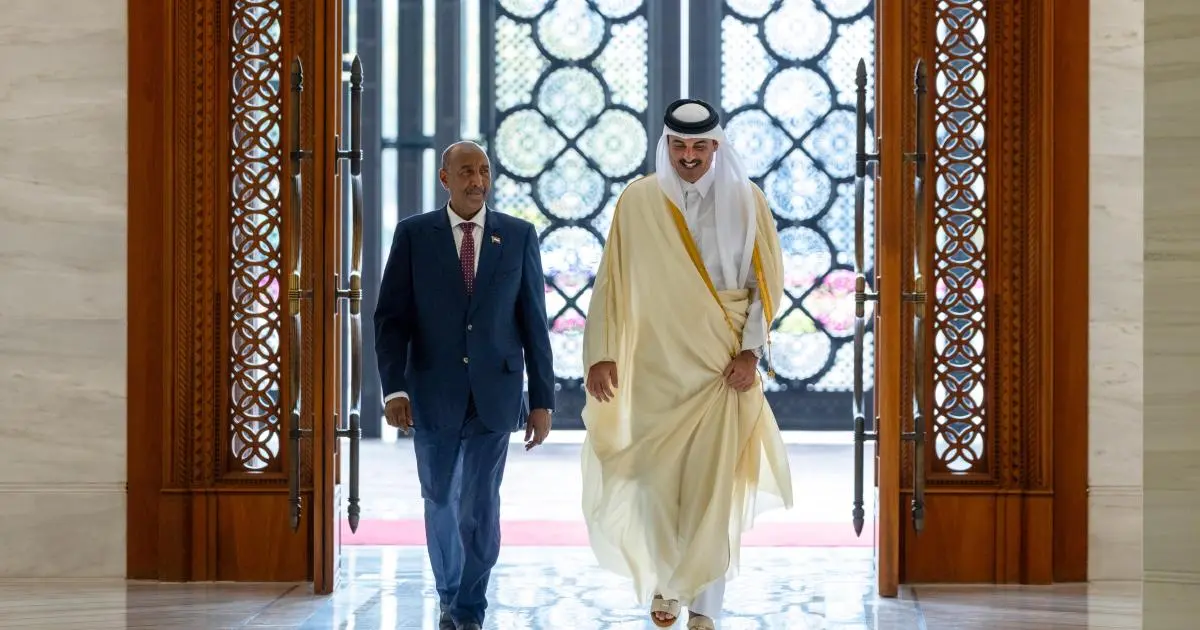 أمير قطر والبرهان يناقشان الأزمة في السودان